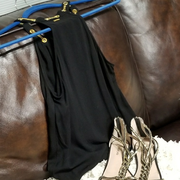 Top - Picture 3 of 4